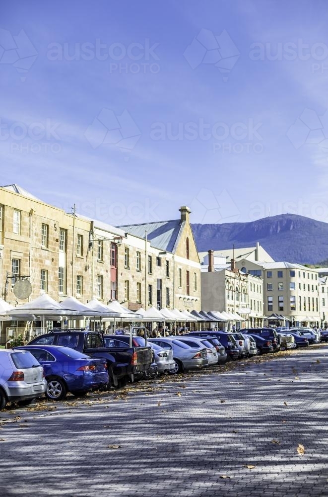 Streetscape with parked cars and old buildings in Salamanca, Hobart. - Australian Stock Image