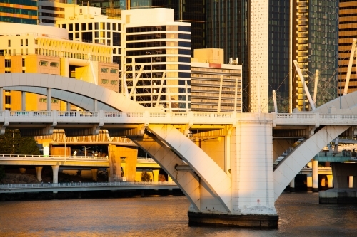 William Jolly Bridge and Brisbane city