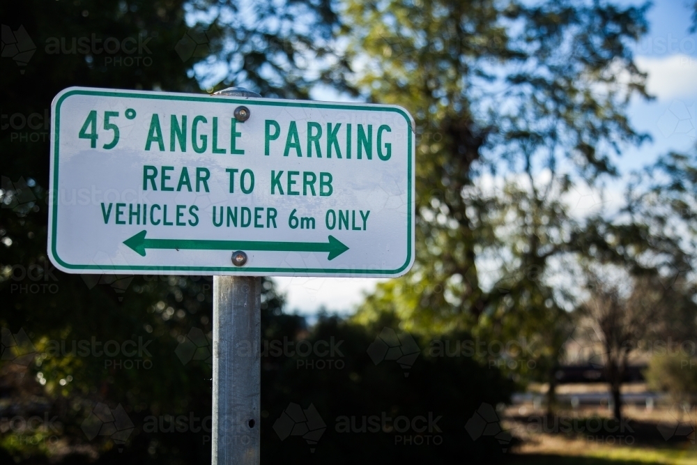 45 degree angle parking rear to kerb sign - Australian Stock Image