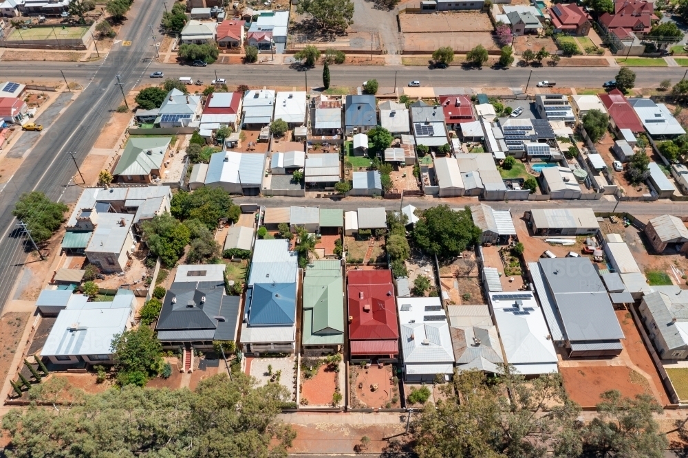 Aerial view of residential housing in the streets of an outback town - Australian Stock Image
