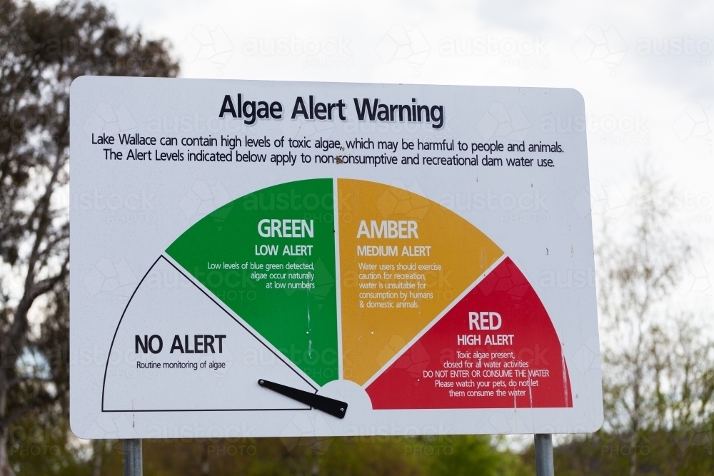 Image of algae alert warning sign on no alert by Lake Wallace ...