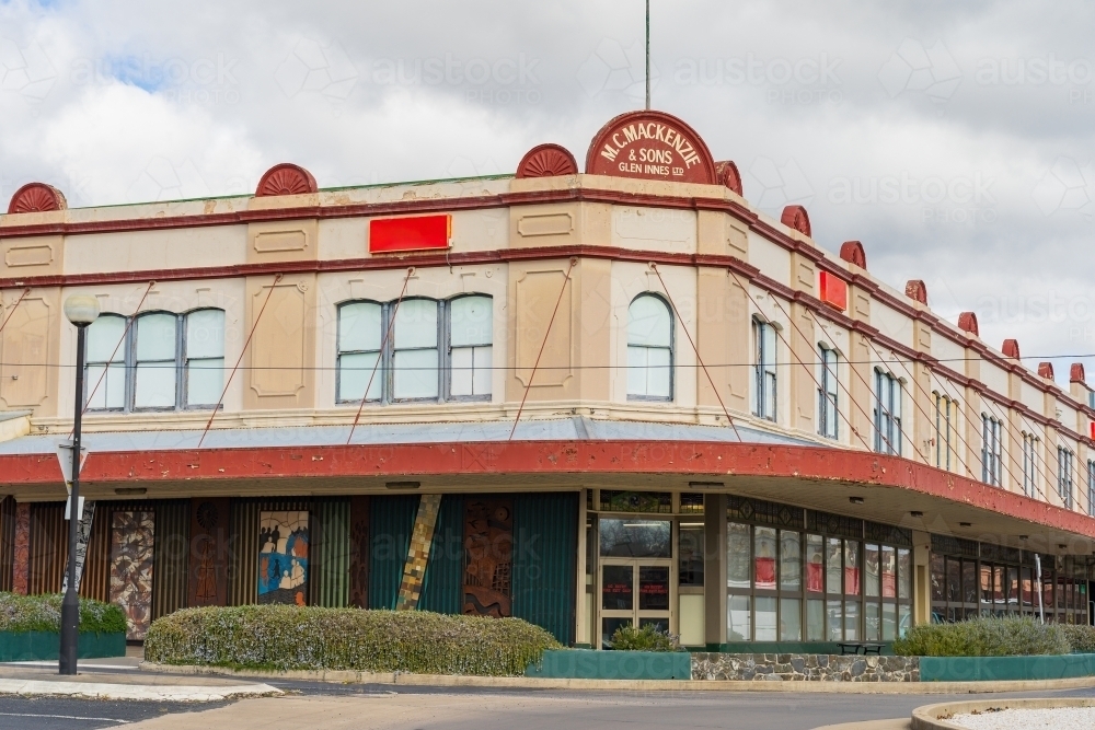 An old fashioned department store building with wide verandas on street corner - Australian Stock Image