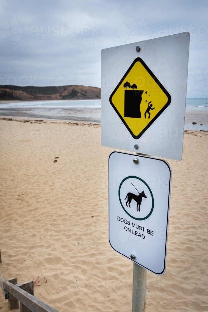 Beach Sign - Dangerous Cliffs & Dogs Must Be On Lead - Australian Stock Image