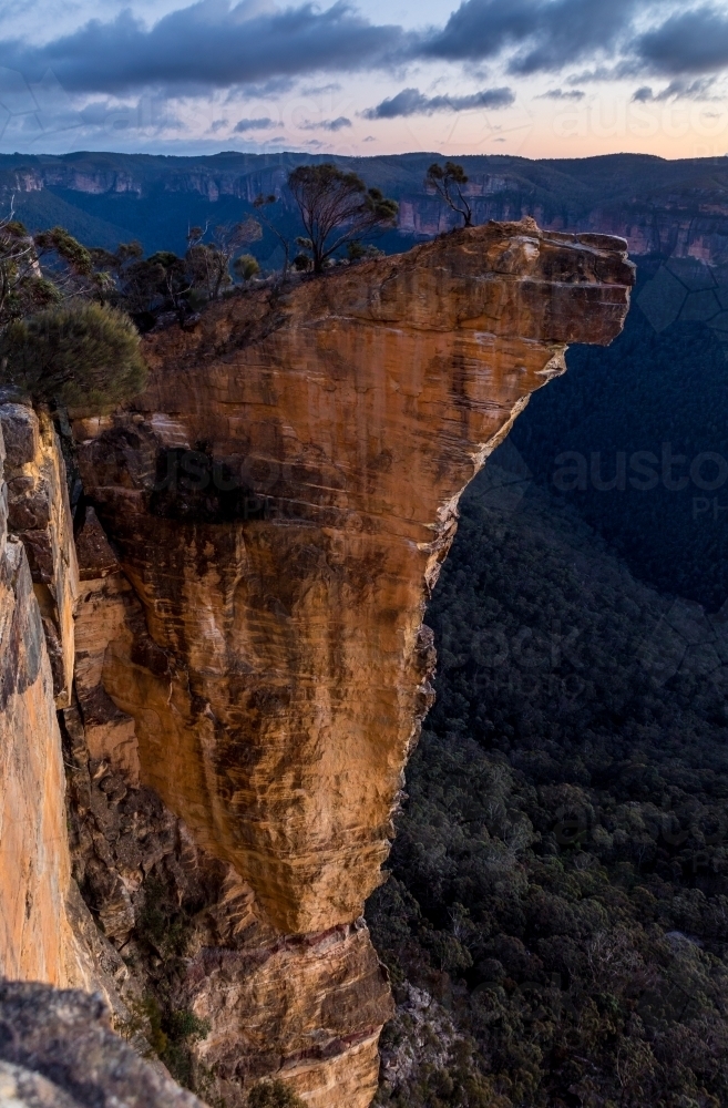 Before sunrise at Hanging Rock in the Blue mountains National Park - Australian Stock Image