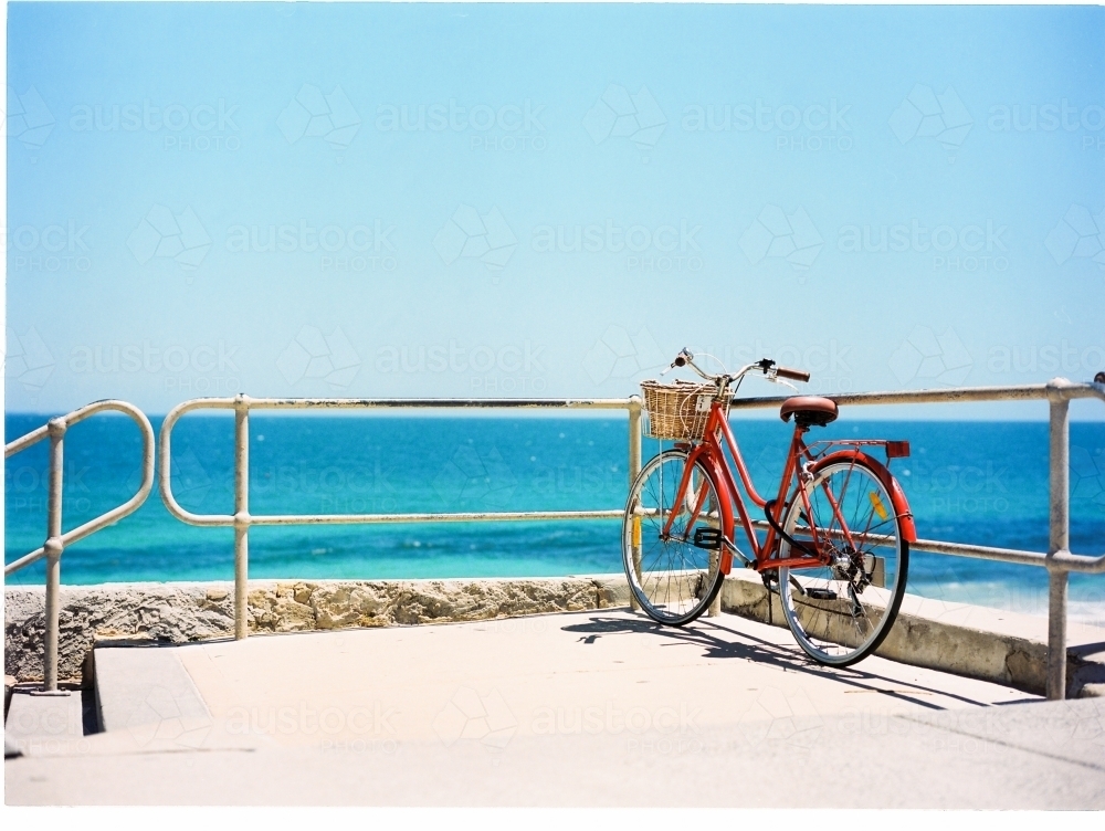 Bike at lookout overlooking ocean - Australian Stock Image
