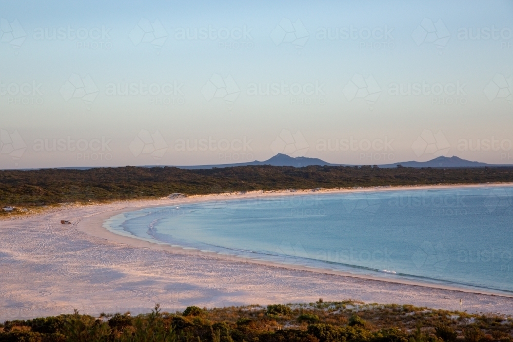 Bremer Ranges Image of Bremer Bay beach with the Barren Ranges on the horizon ...
