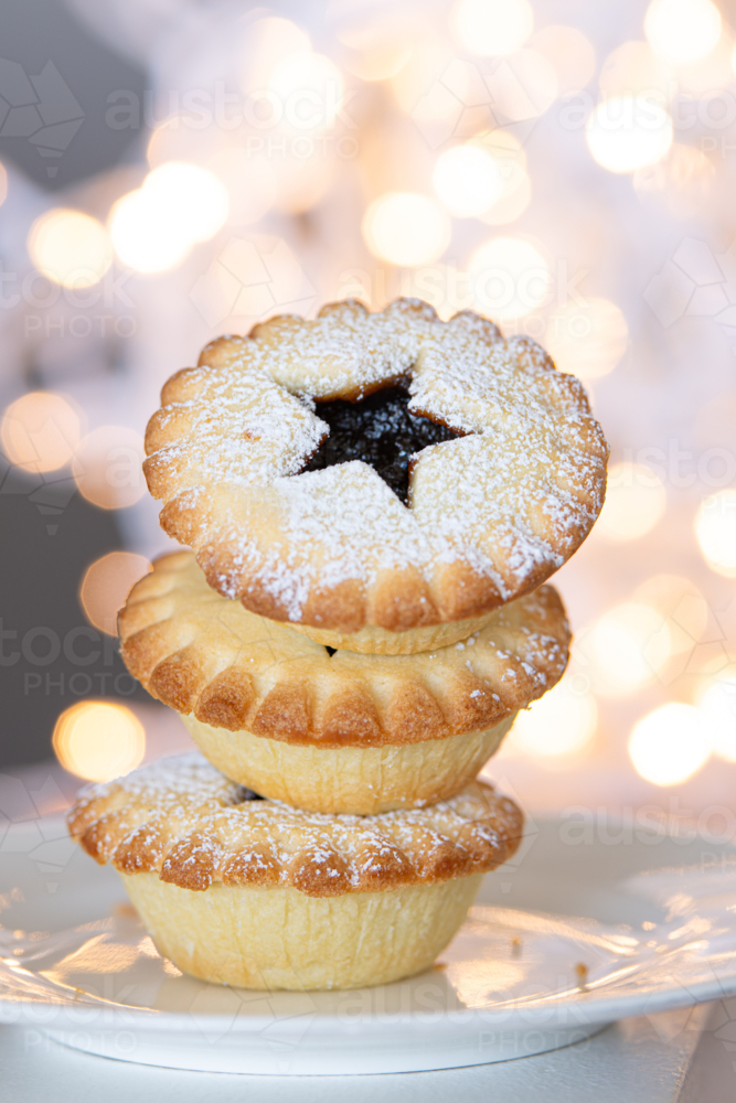 Image of christmas traditional treat, fruit mince pies - Austockphoto