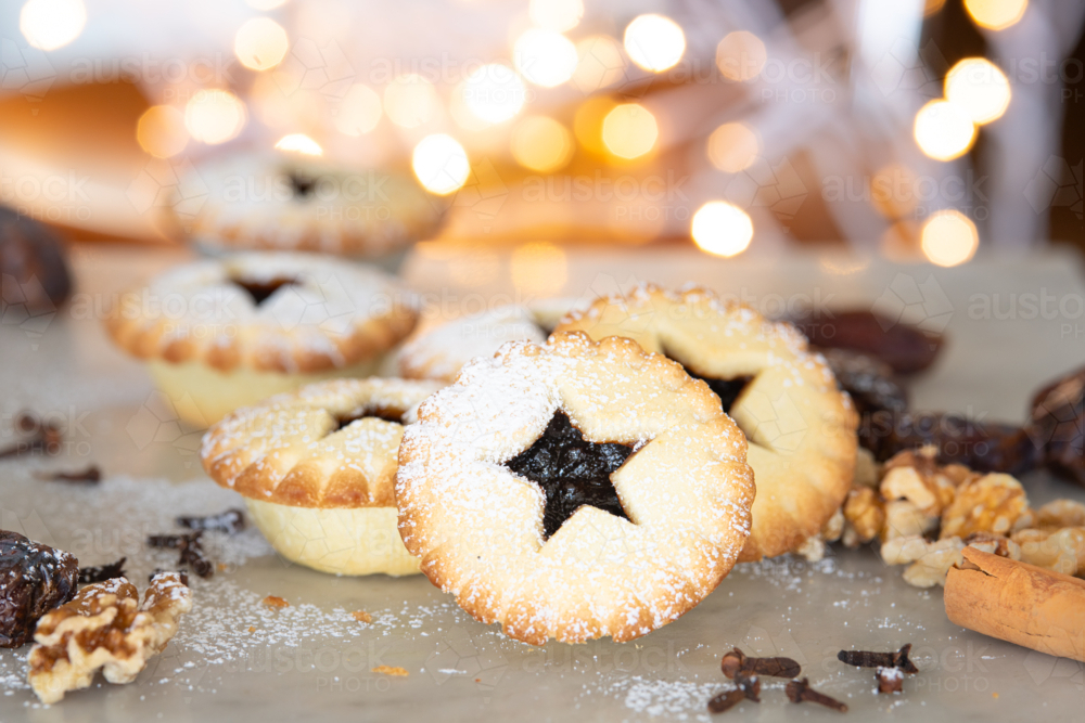 Image of christmas traditional treat, fruit mince pies - Austockphoto