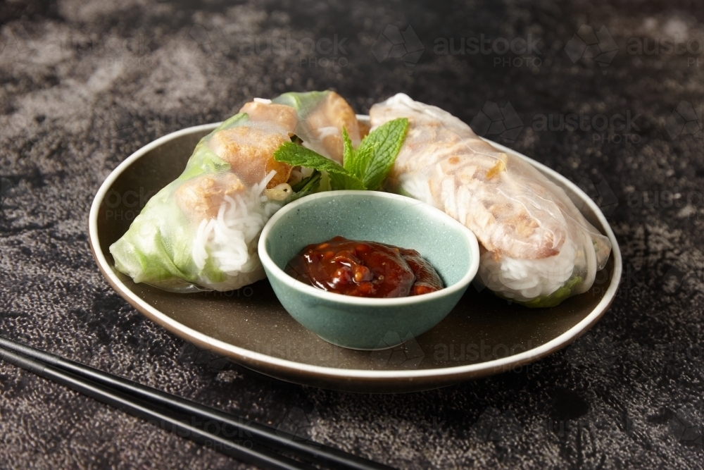 Image of Close up shot of vietnamese fresh spring rolls with dipping ...