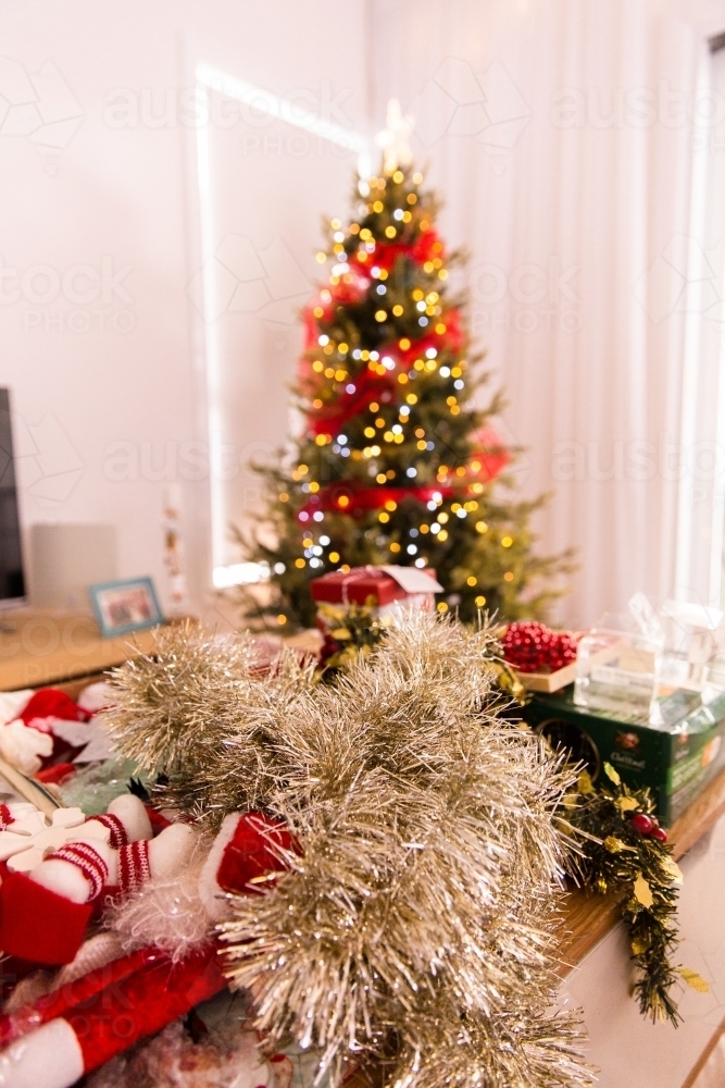 decorating the Christmas tree - Australian Stock Image