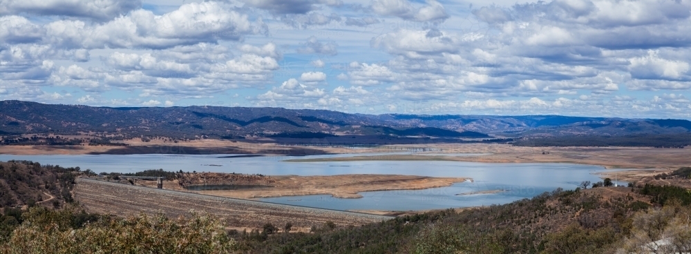 Drought causing low water level in lake burrendong - Australian Stock Image