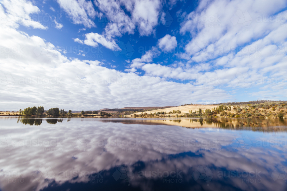 Dunrobin Bridge views of Meadowbank Lake and River Derwent on a cool summer's morning near Ouse - Australian Stock Image