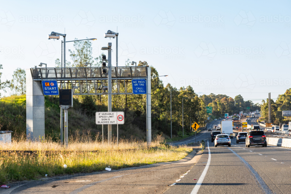 e tag toll road start point beside highway in Australia - Australian Stock Image
