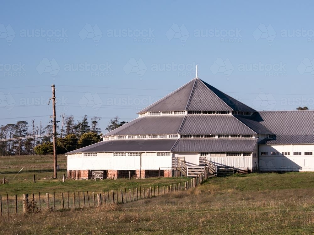 Famous round Deeargee woolshed - Australian Stock Image