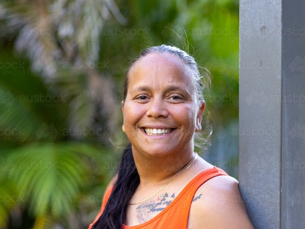 head and shoulders of aboriginal woman in her thirties - Australian Stock Image