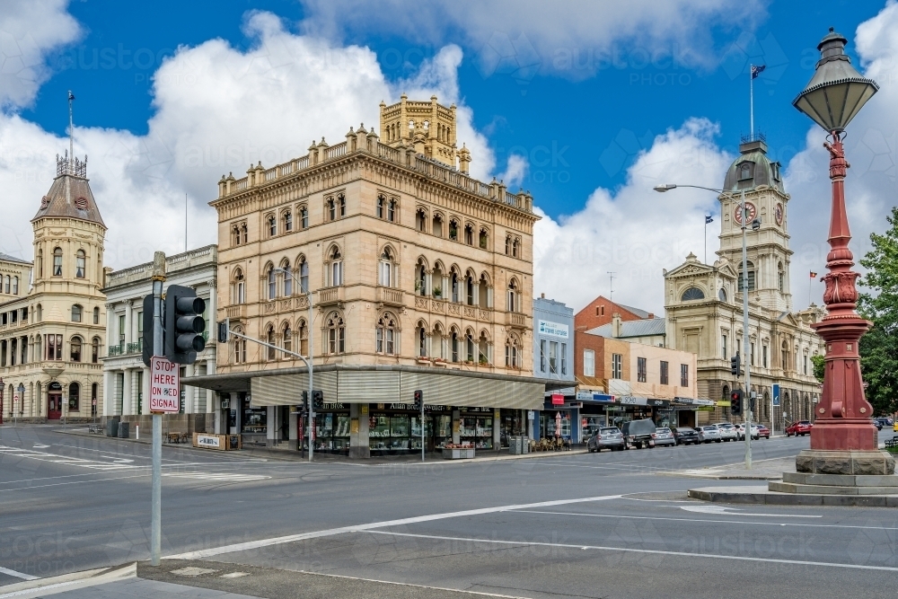 Historic buildings and lampposts on a street corner in Ballarat - Australian Stock Image