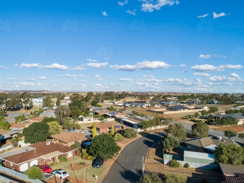 Houses and streets in residential area of Coolamon an Aussie country town - Australian Stock Image