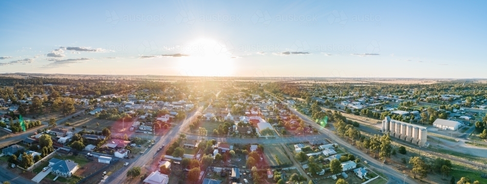 Intersecting streets in small country town of Coolamon at sunset - Australian Stock Image