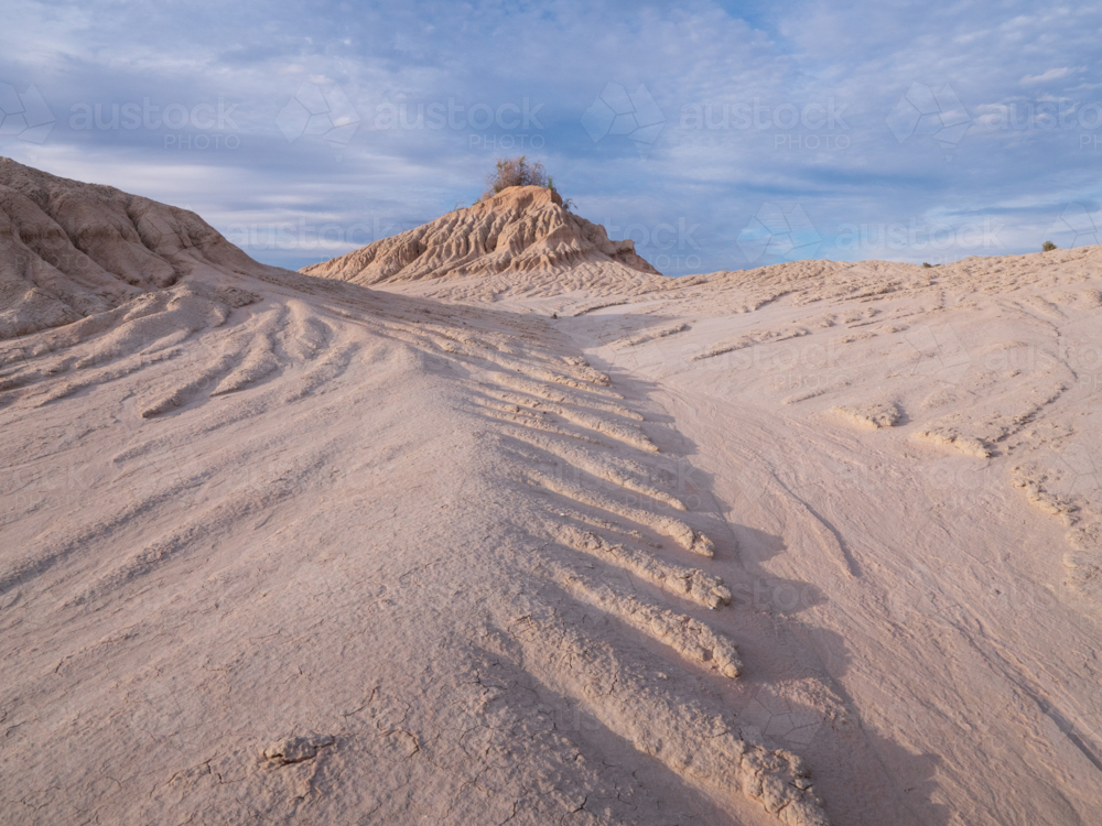 Late afternoon at the Walls of China, Lake Mungo - Australian Stock Image