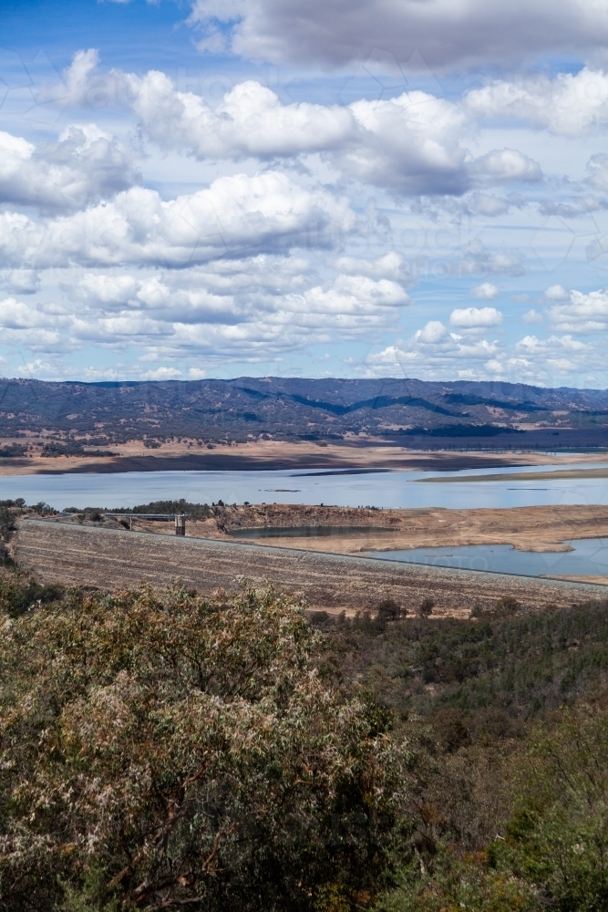 Low water level in lake burrendong - Australian Stock Image