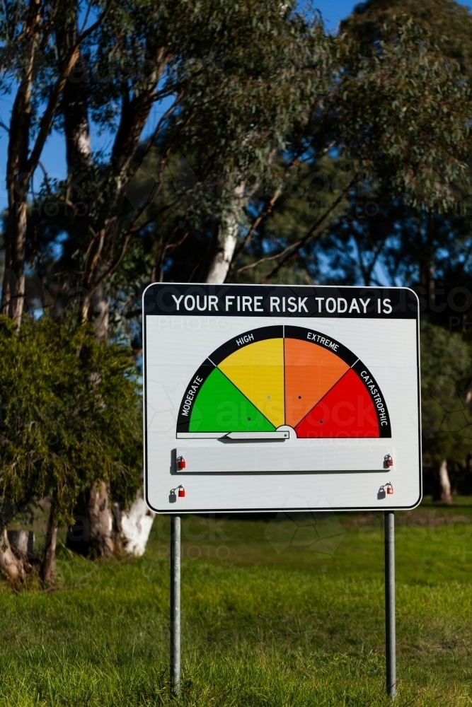 New fire danger rating sign with arrow yet to be assigned in bright sunlight at roadside - Australian Stock Image