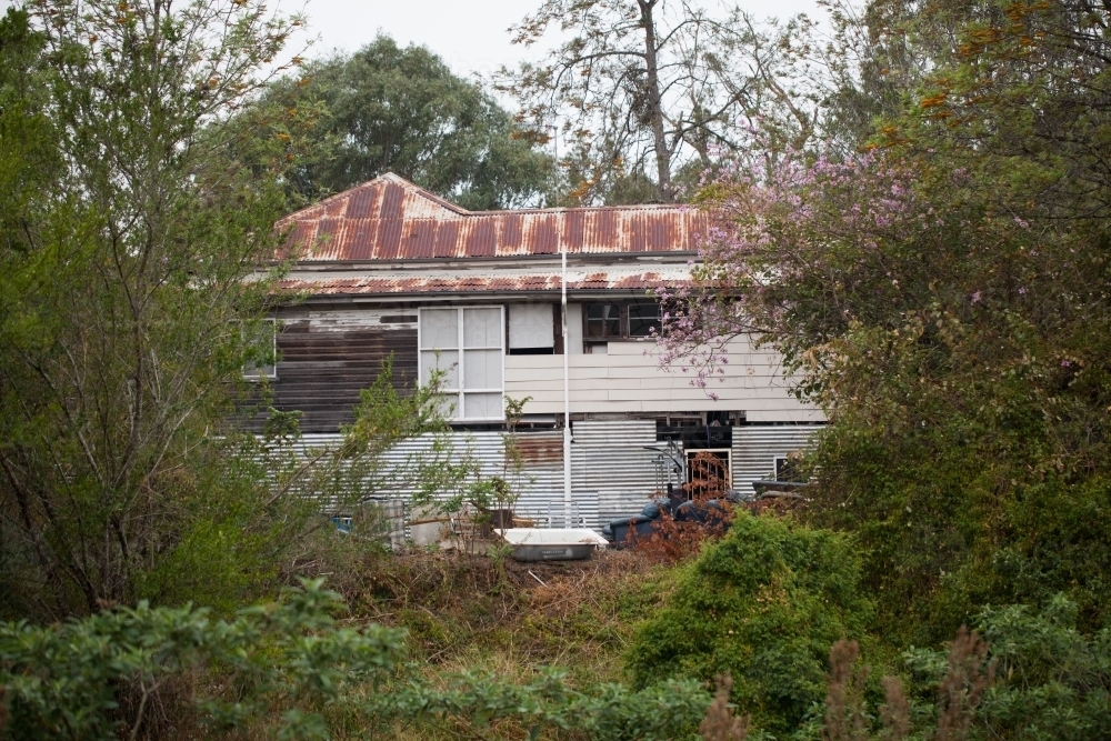 Old dilapidated house : Austockphoto Old dilapidated house - Australian Stock Image