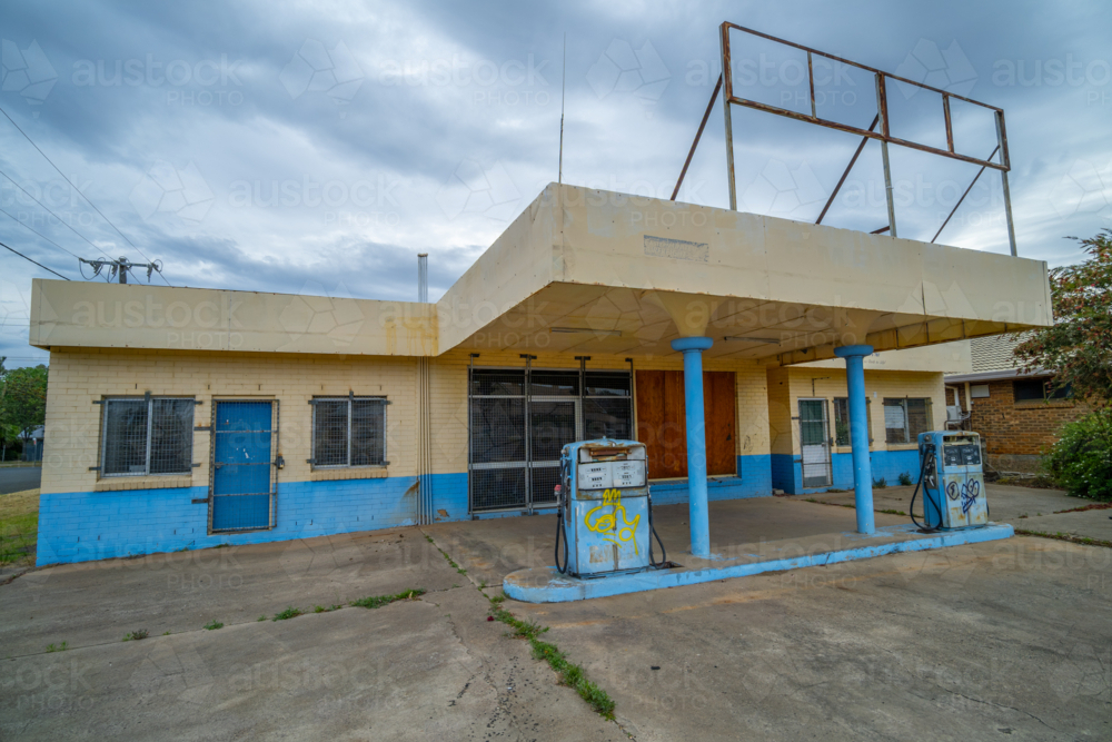 Old servo in Narrabri, New South Wales - Australian Stock Image