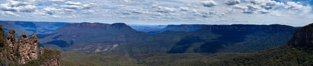 Panoramic landscape view of blue mountains valley and three sisters - Australian Stock Image