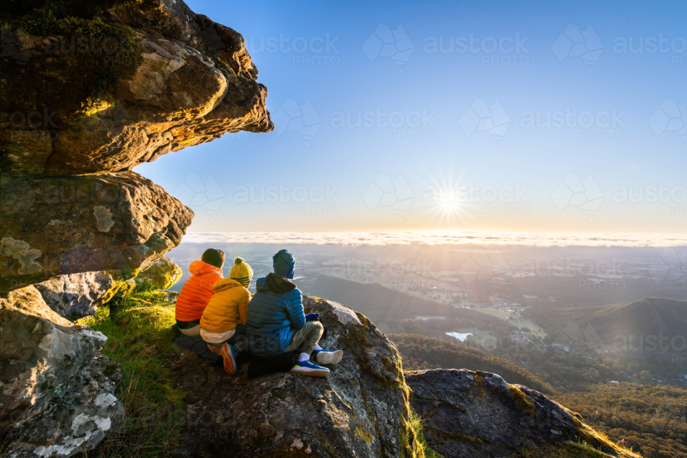 People watching the sunrise view from Boroka Lookout cliff at Grampians, Victoria, Australia - Australian Stock Image
