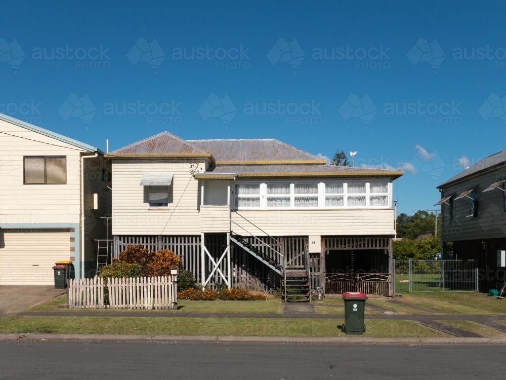 "Queenslander" style house built up high for air circulation - Australian Stock Image