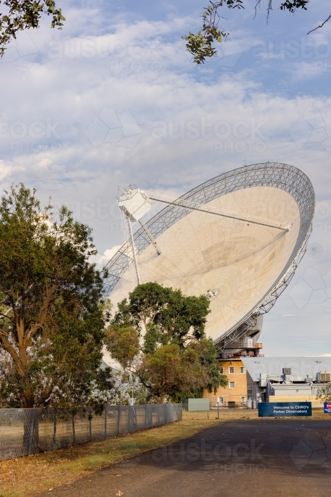 Image of Radio telescope satellite dish located at Parkes NSW