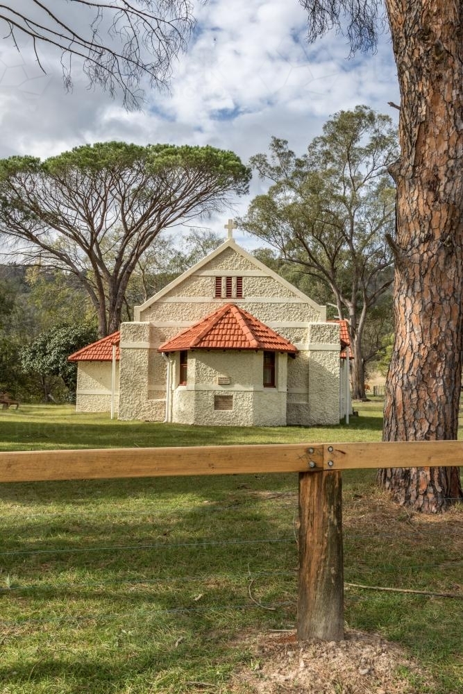 Reedy Creek country church among trees in the bush - Australian Stock Image