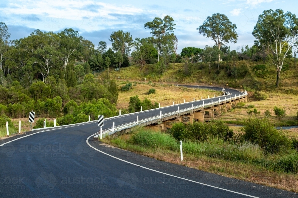 Image of Road and bridge over Burnett River in rural Queensland ...
