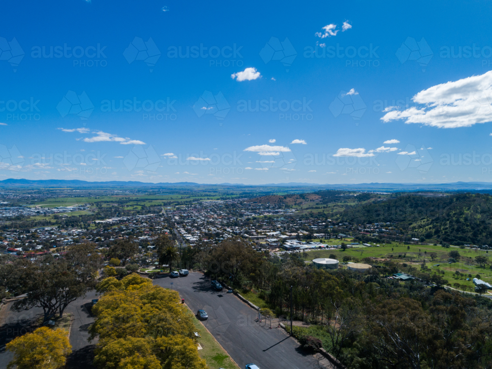 road at Oxley Scenic Lookout above Tamworth on bright day - Australian Stock Image
