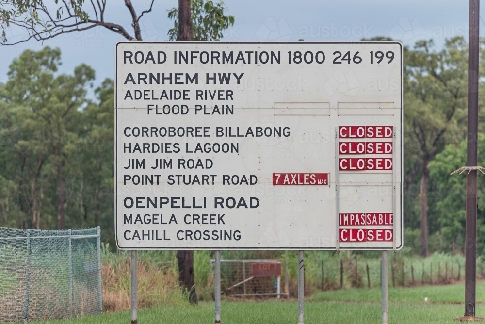Road Closure sign on Arnhem Highway, Humpty Doo - Australian Stock Image