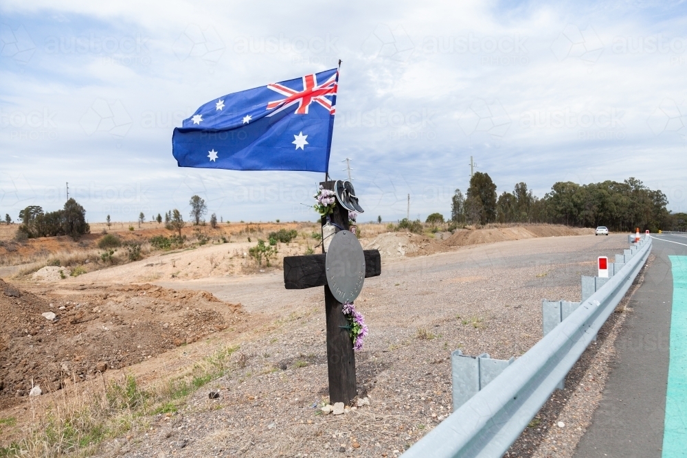 Roadside memorial cross with Australian flag - Australian Stock Image
