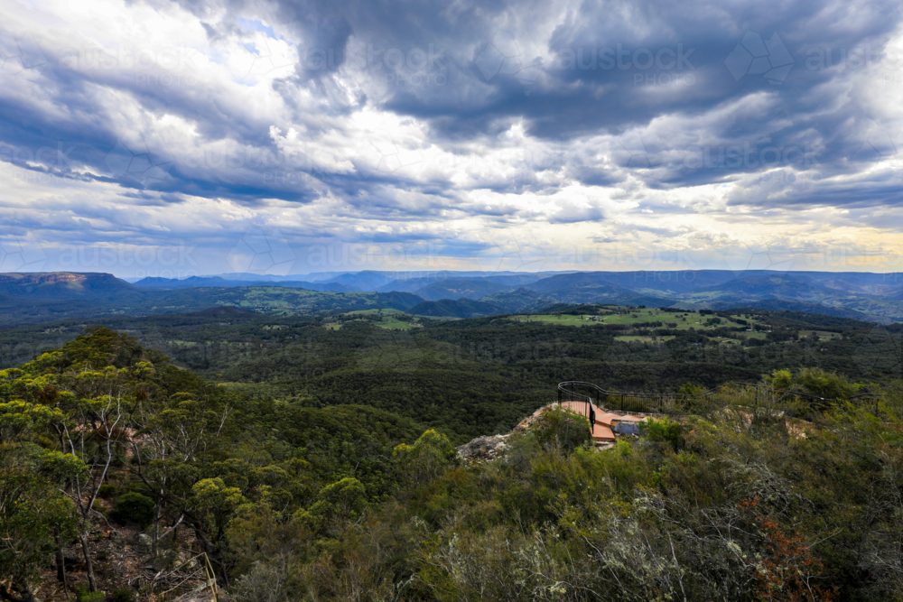Scenic view from Hargraves Lookout in the Blue Mountains overlooking Grose Valley with forested land - Australian Stock Image