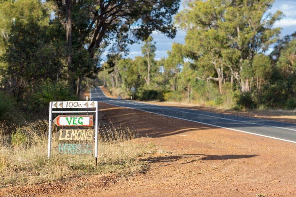 Sign on side of road for fruit and vegetable stall - Australian Stock Image