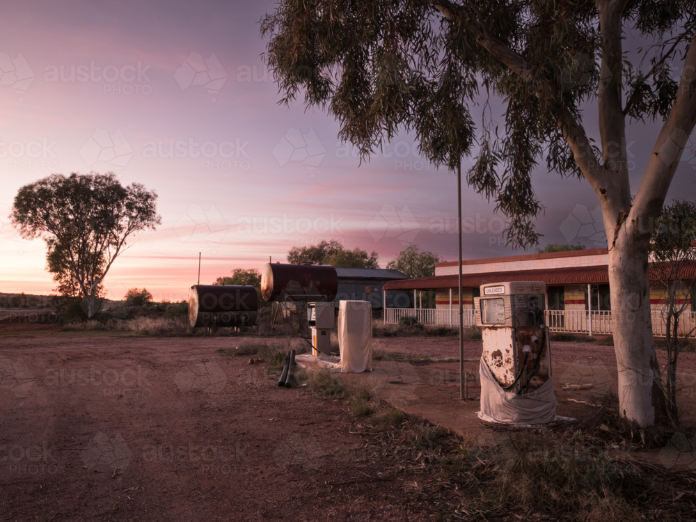 Sunrise at an old petrol station in White Cliffs, New South Wales - Australian Stock Image