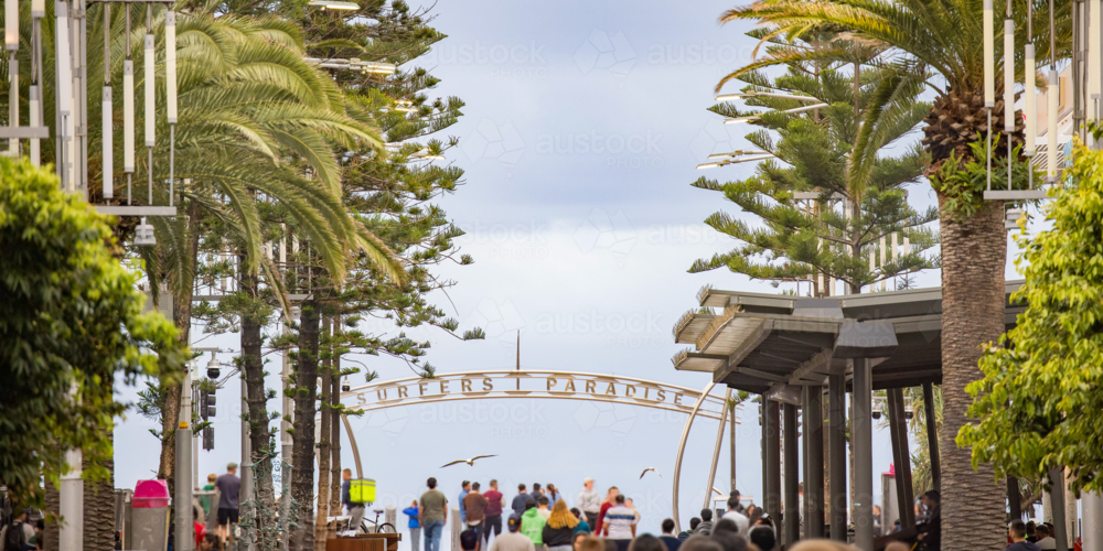 Surfers Paradise archway welcomes visitors to the bustling beachside promenade - Australian Stock Image