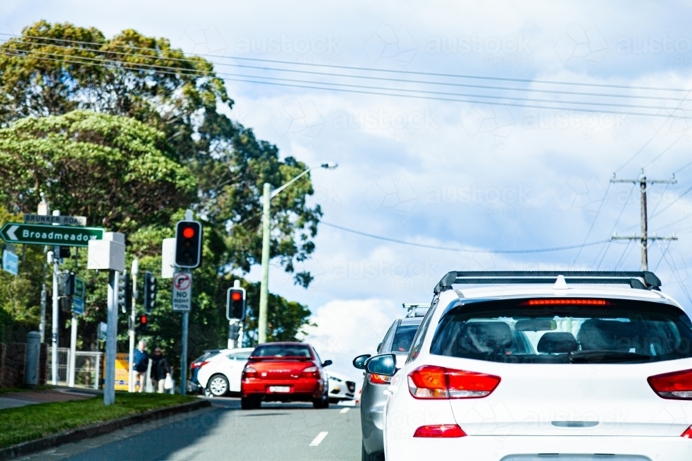 Traffic stopped at red lights in newcastle - Australian Stock Image