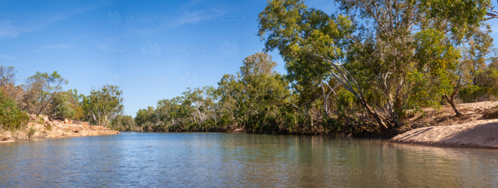 Tranquil river at Warla Gorge (Hann Gorge) - Australian Stock Image