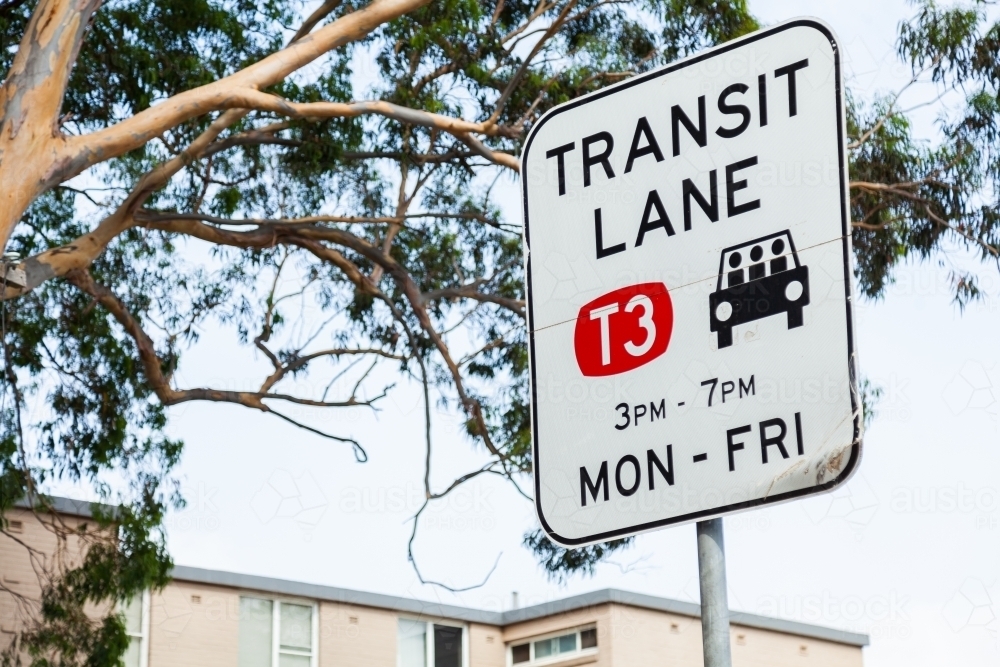 Transit lane T3 Monday - Friday sign - Australian Stock Image