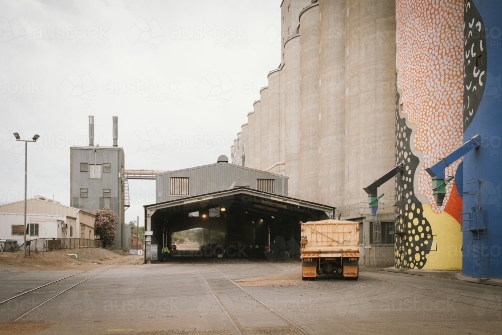 Truck entering the Rail Shed at CBH Avon Yard in Northam Western Australia - Australian Stock Image