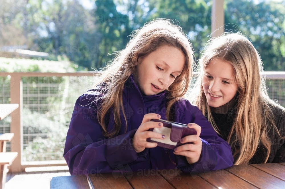 watch phone for tweens