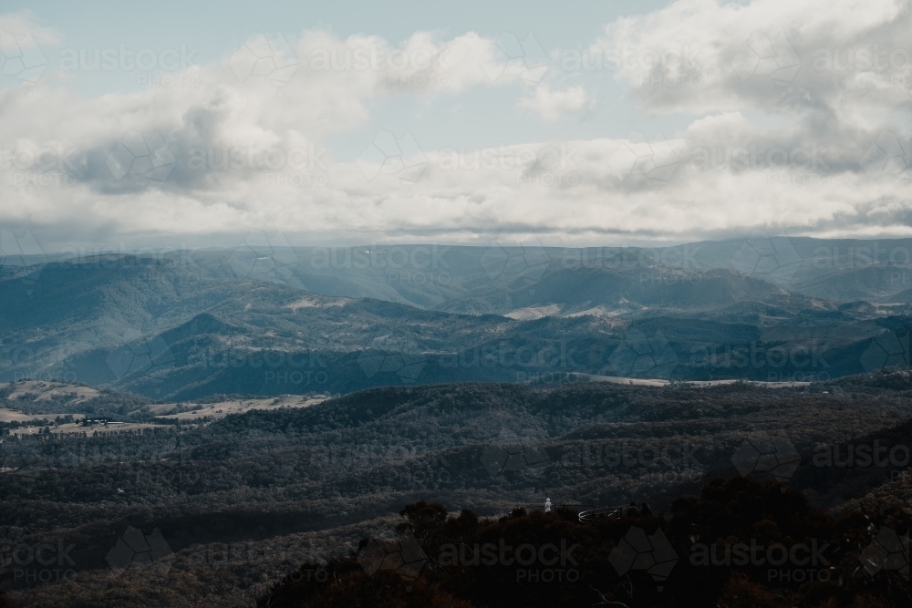 Views into the Megalong Valley from Cahill's Lookout, Blue Mountains. - Australian Stock Image