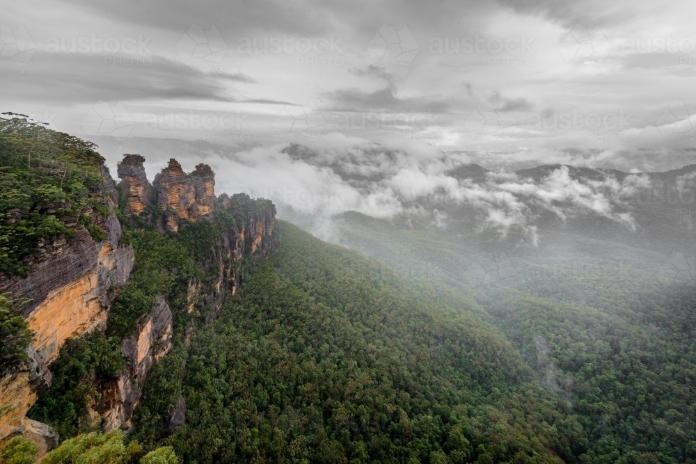 Winter rain at the famous three sisters - Australian Stock Image
