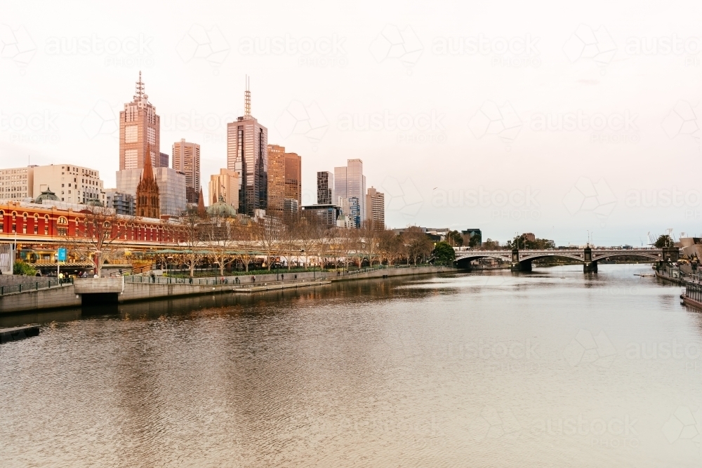 Yarra River toward Princess Bridge in Melbourne city. - Australian Stock Image