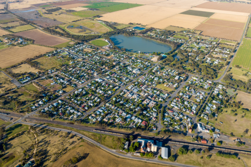 Aerial view of Murtoa township with lake, rail line, and farmland - Australian Stock Image