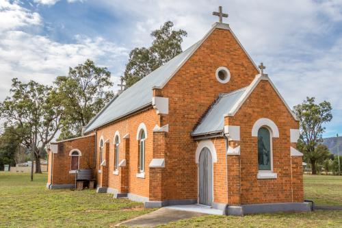Broke Fordwich Country Church on a sunlit day - Australian Stock Image